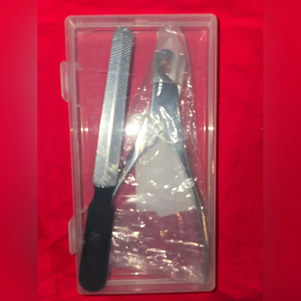 Pet clippers and file